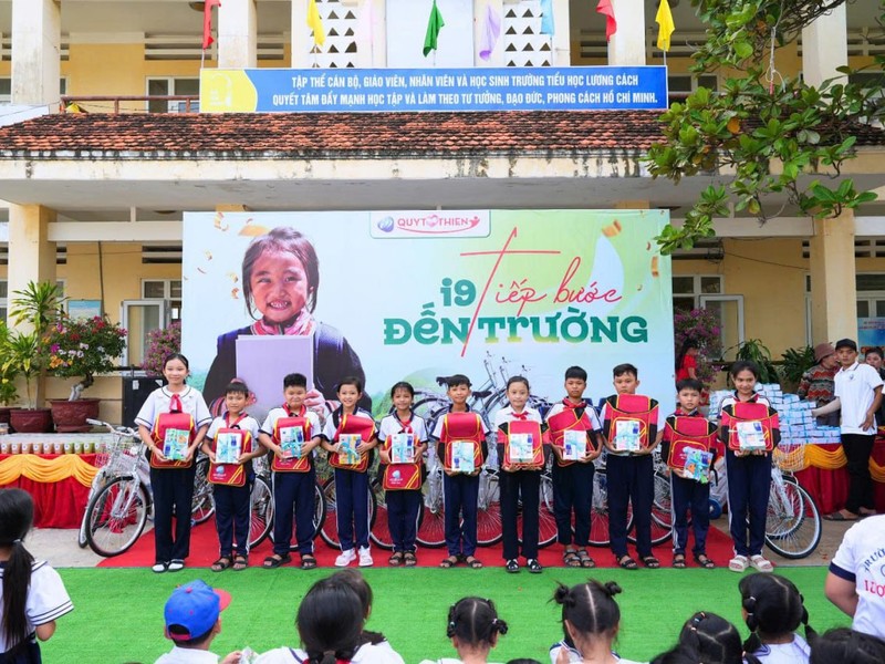 Hình ảnh tượng trưng cho việc trao quyền cho người dùng thông qua kiến thức